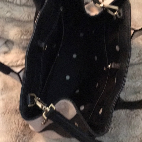 Kate Spade Purse - Picture 4 of 11